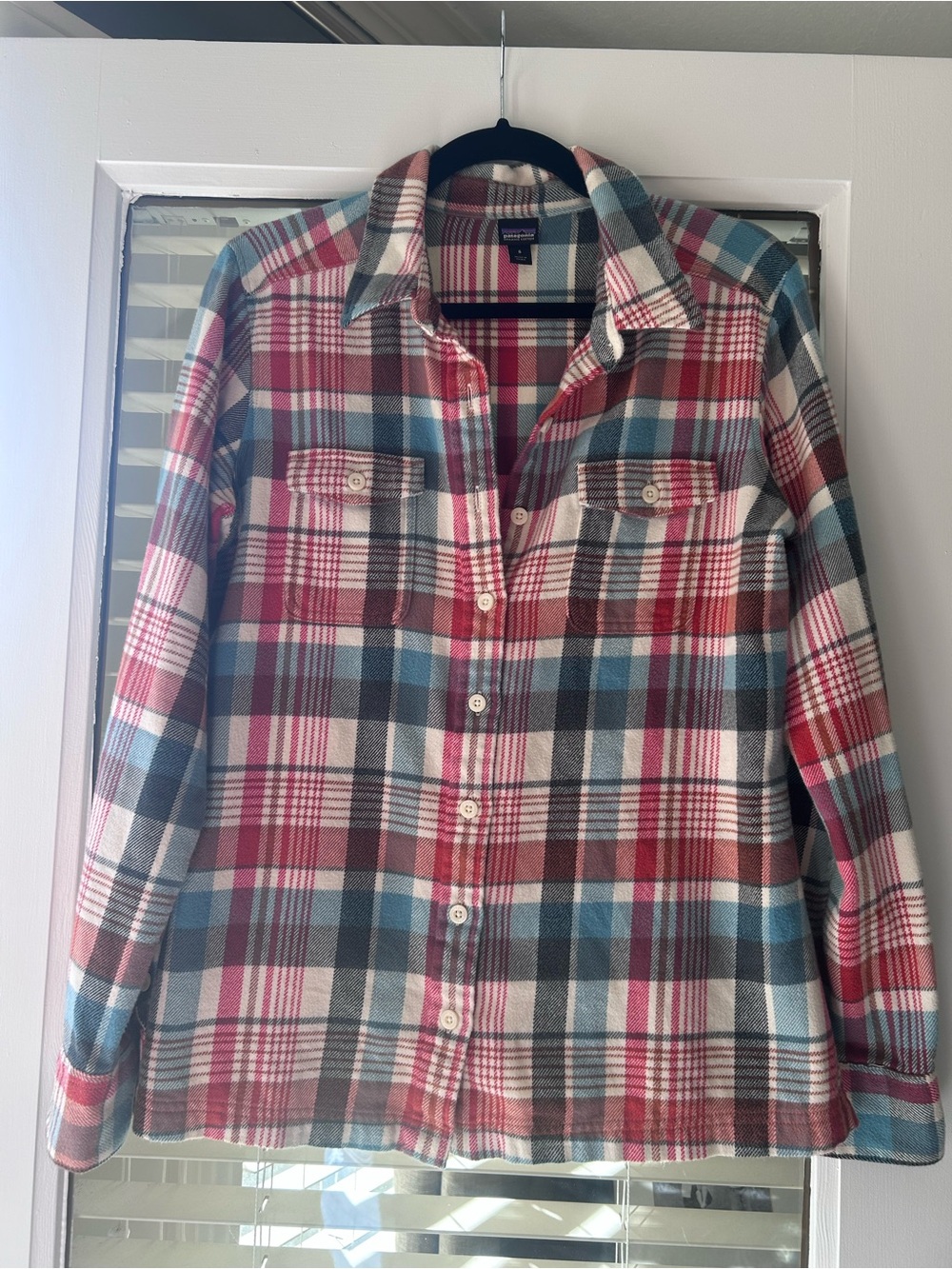Patagonia Plaid Soft Flannel Shirt Jacket. Size 6.